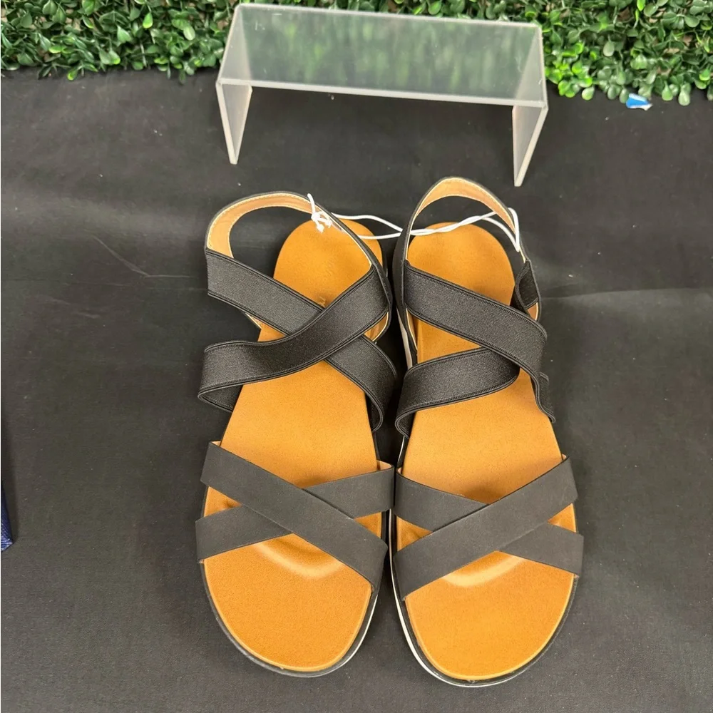 VIOLET & RED Tillie Sandal - W8.5